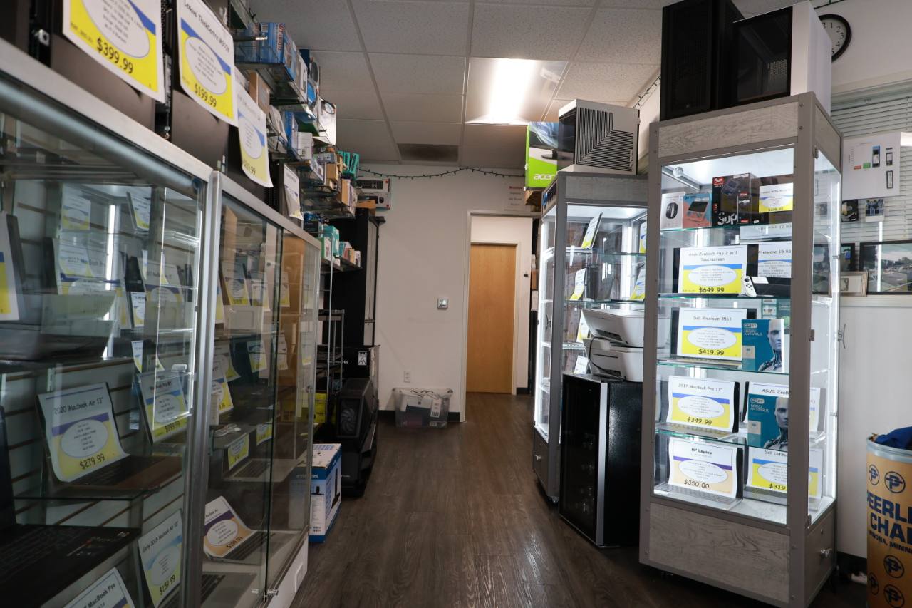 I-5 computers storefront interior in vancouver, washington